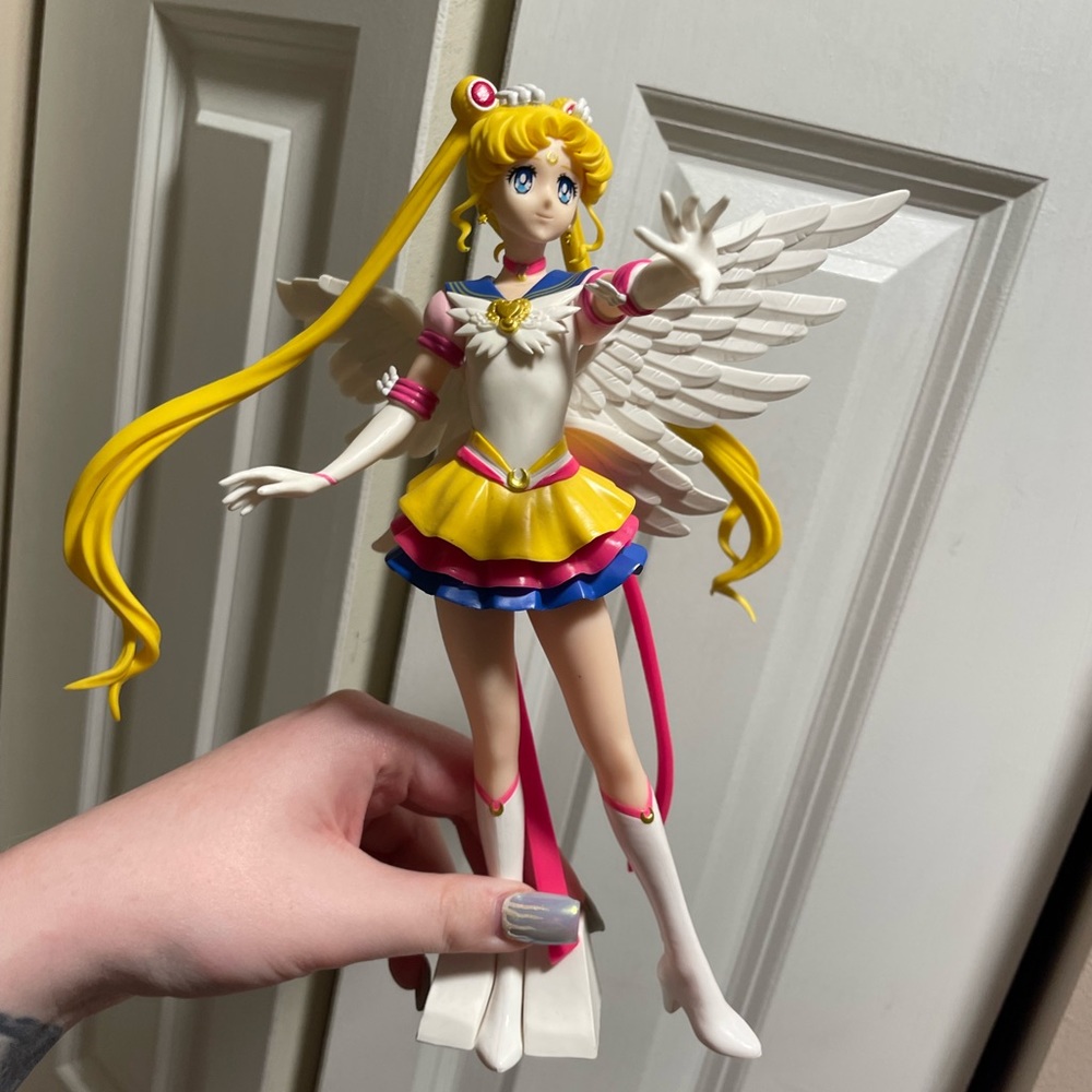 Sailor moon anime figure